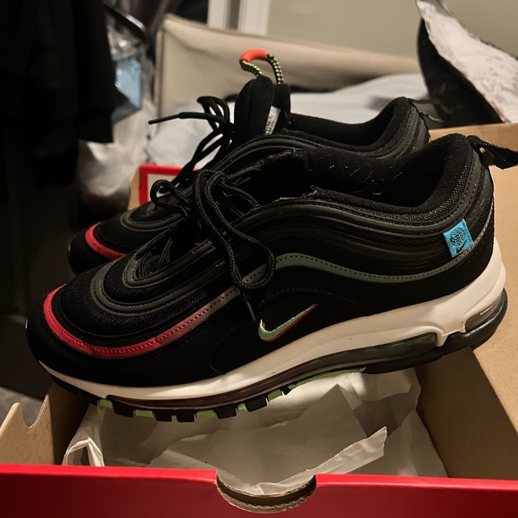 Black Nikes air max 97 - Picture 3 of 4
